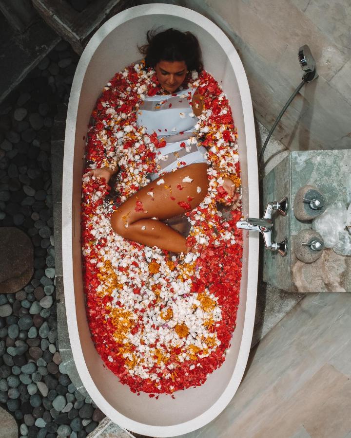 Innora Jungle Resort And Spa Batununggul エクステリア 写真