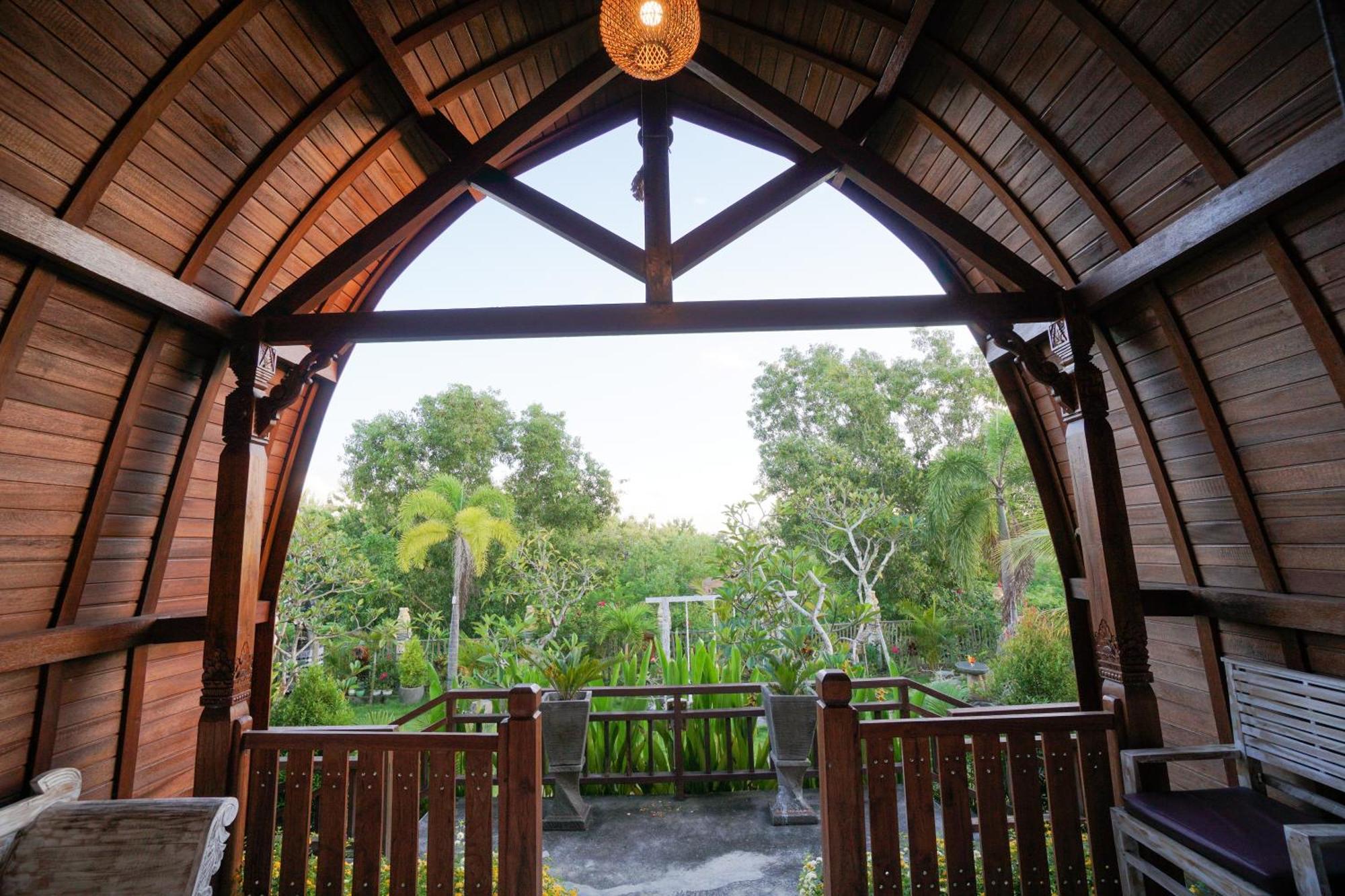 Innora Jungle Resort And Spa Batununggul エクステリア 写真